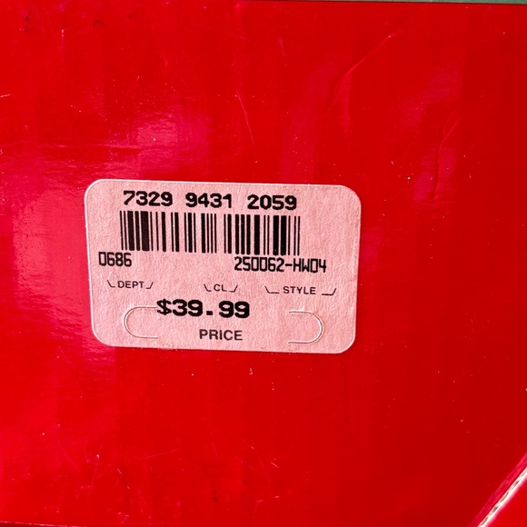 🎄 7 O’Tannenbaum mugs for Christmas from The Cellar at Macys Cream with greenery - Picture 8 of 8